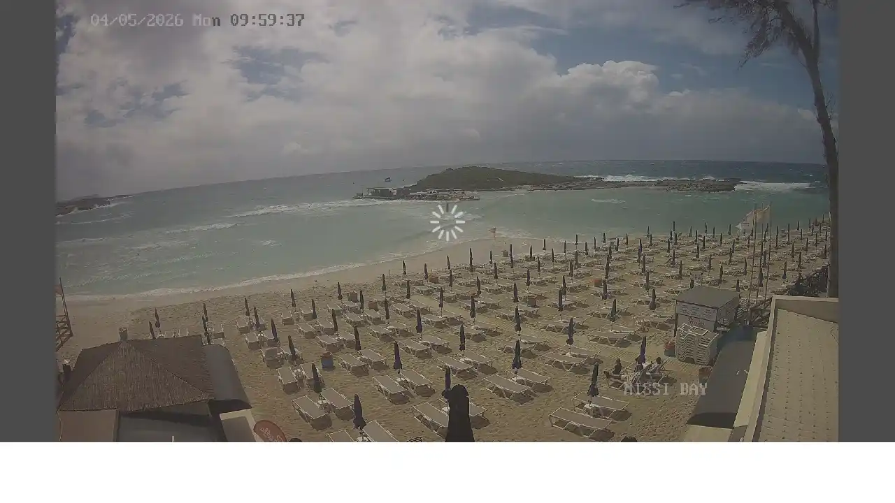Webcam snapshot from :city — May 4, 2026 08:00