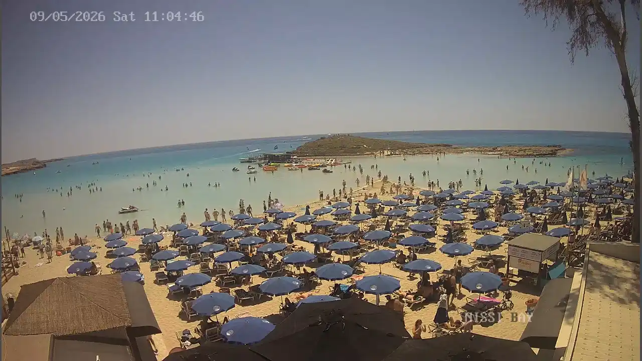 Webcam snapshot from :city — May 9, 2026 09:00