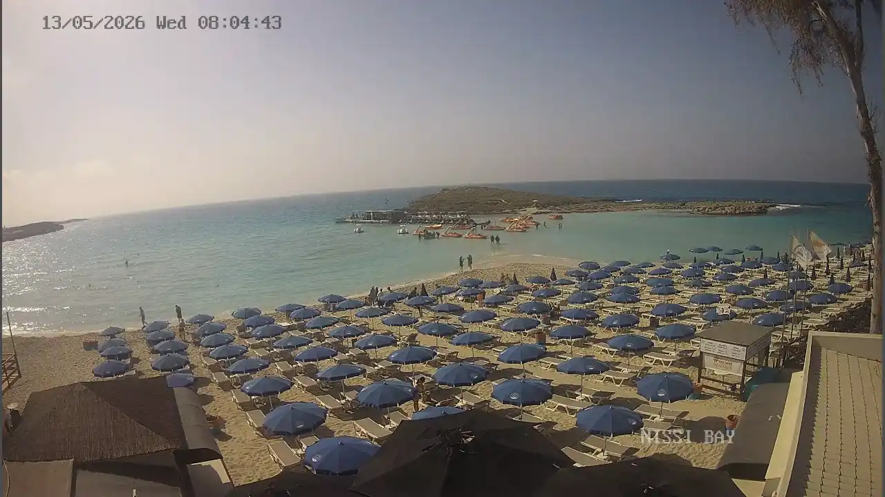 Webcam snapshot from :city — May 13, 2026 06:00