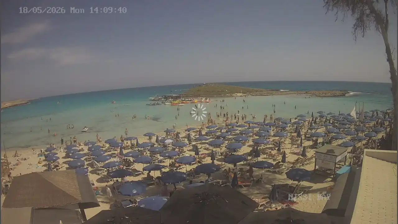 Webcam snapshot from :city — May 18, 2026 13:00