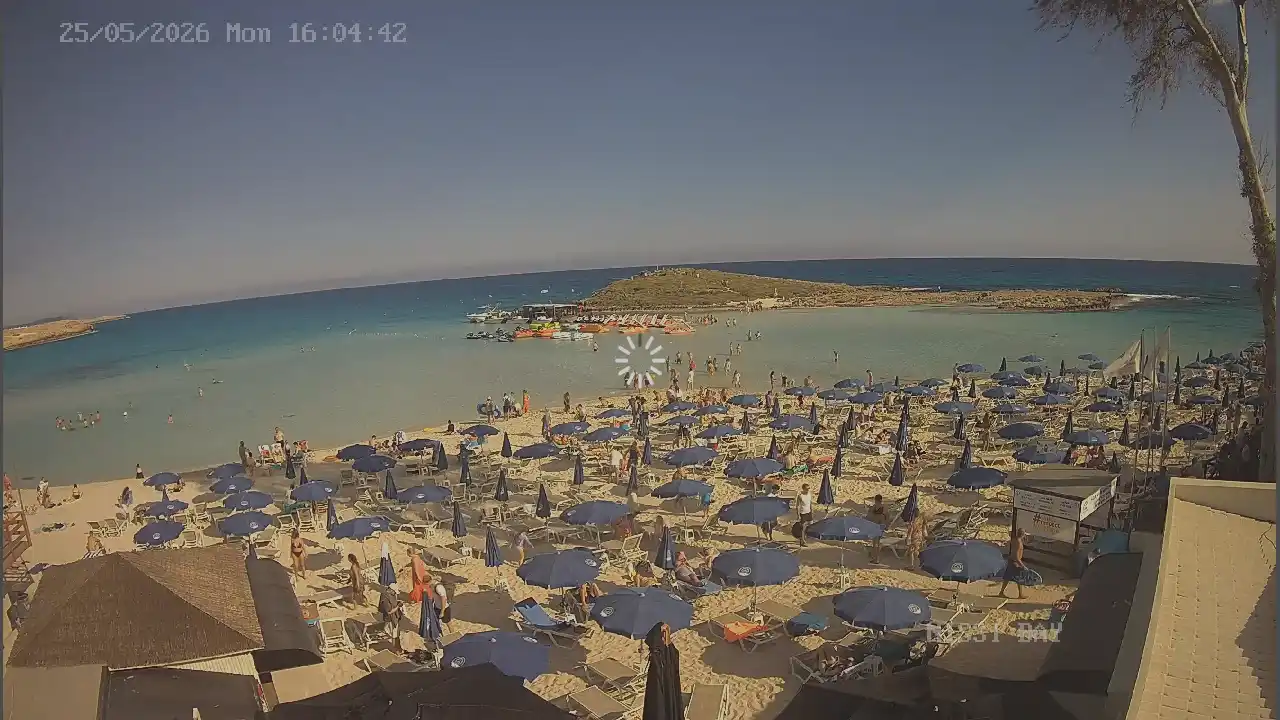 Webcam snapshot from :city — May 25, 2026 14:00