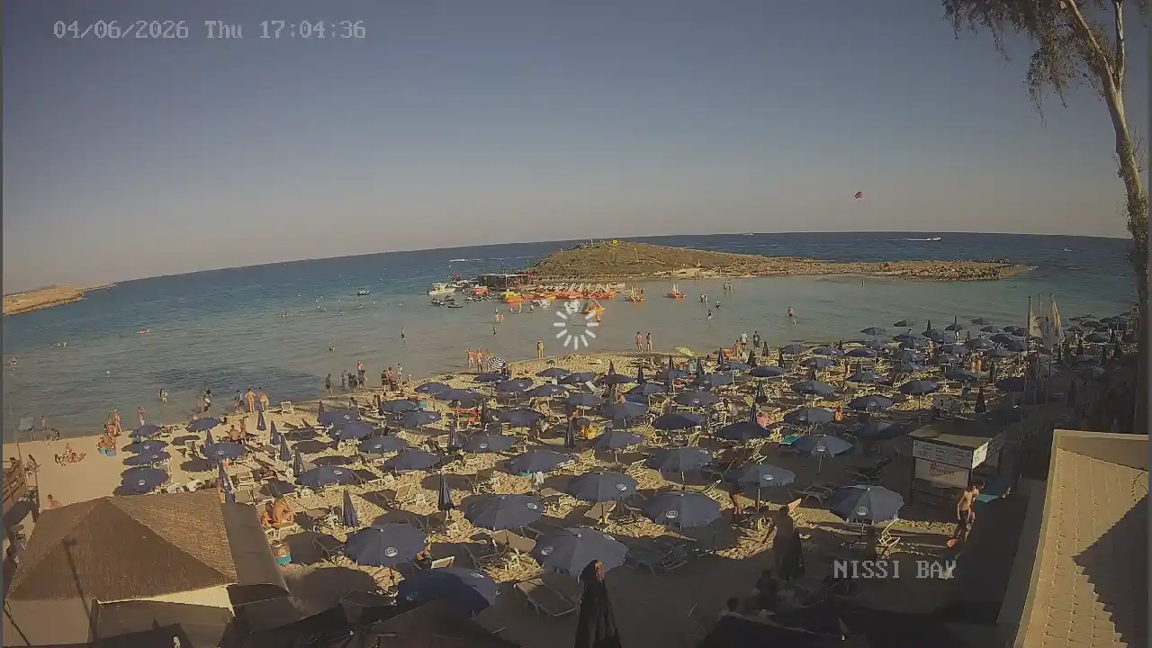 Webcam snapshot from :city — June 4, 2026 15:00