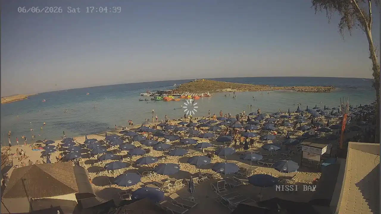 Webcam snapshot from :city — June 6, 2026 15:00