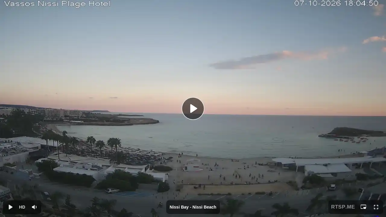 Webcam snapshot from :city — October 7, 2026 15:00