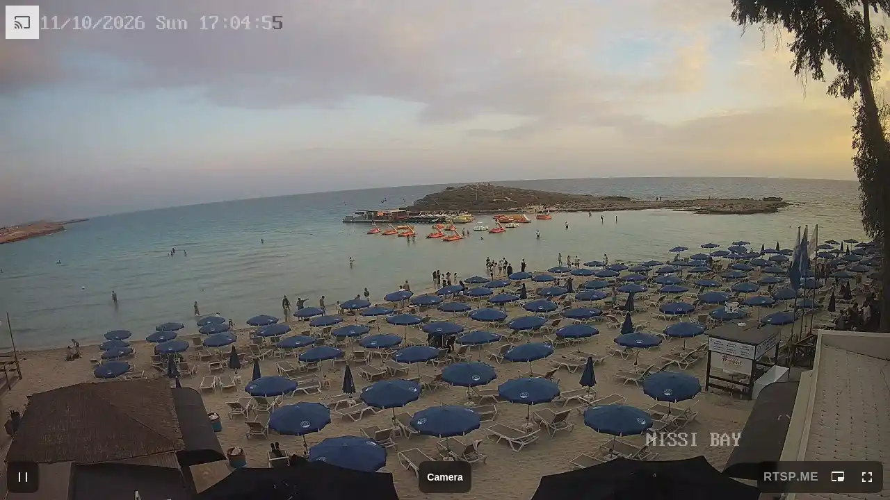 Webcam snapshot from :city — October 11, 2026 15:00