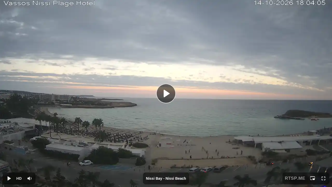 Webcam snapshot from :city — October 14, 2026 15:00