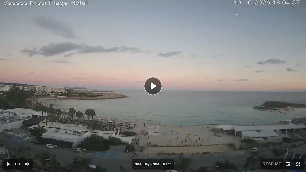 Webcam snapshot from :city — October 19, 2026 15:00