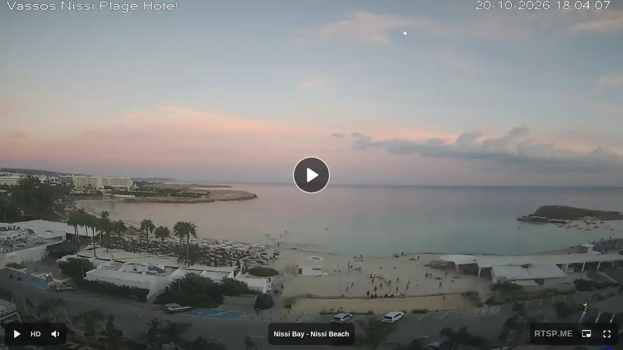 Webcam snapshot from :city — October 20, 2026 15:00